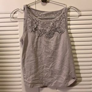Hollister’s top
